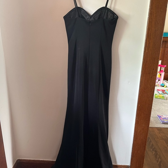 EUC Fitted Black Abby Paris Bridesmaid/ Evening Gown size 2 - Picture 2 of 4